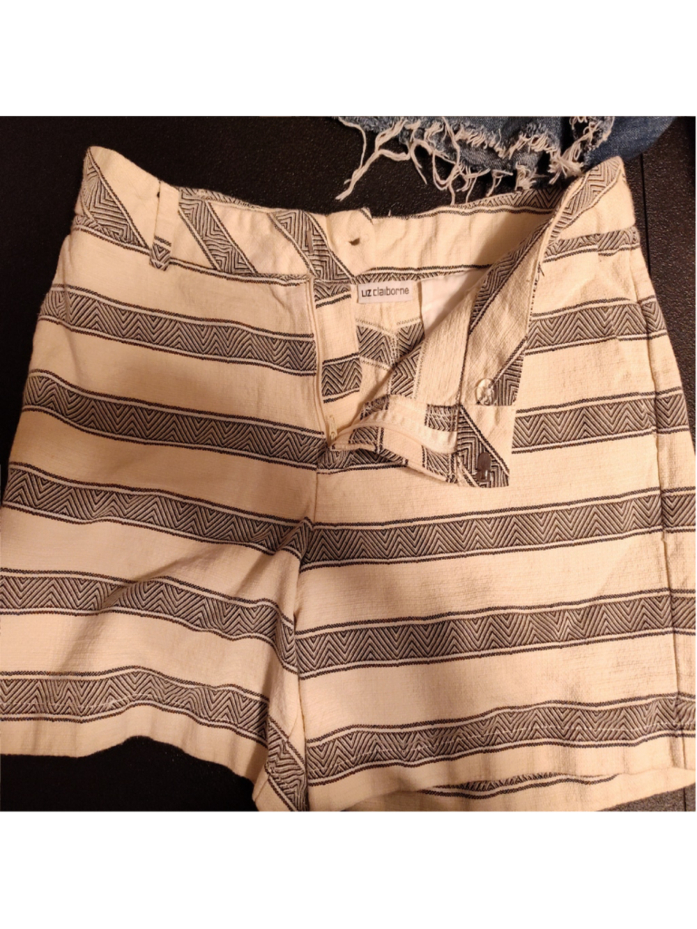 Lot of Three women's size 10 shorts/skirt - Picture 2 of 4